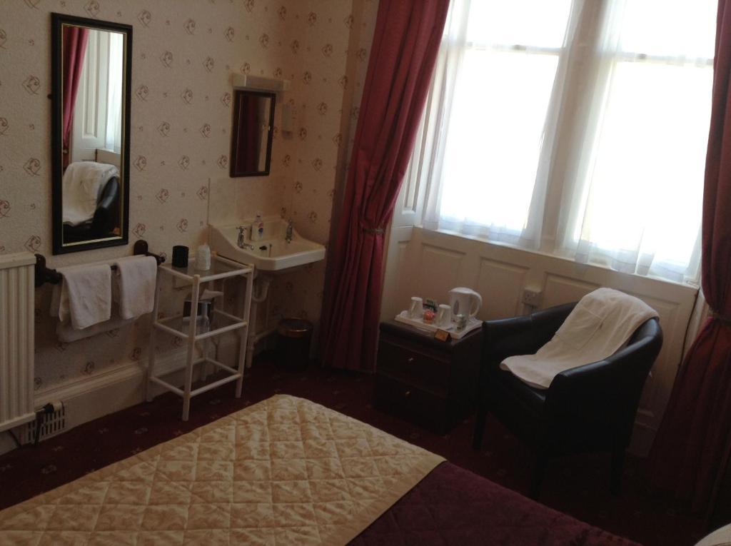The Richmond Guest House Еър Екстериор снимка