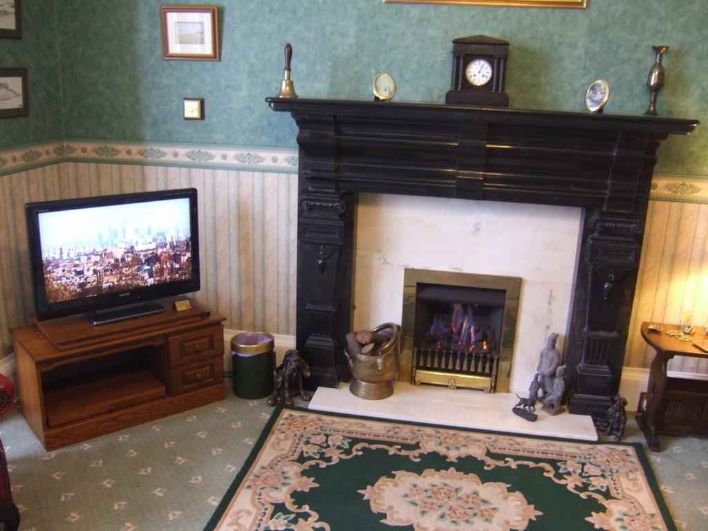 The Richmond Guest House Еър Екстериор снимка