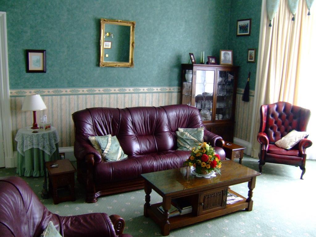 The Richmond Guest House Еър Екстериор снимка